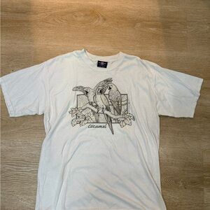 🔥Vintage Bahamas T Shirt  size med great condition white parrots NICE!  Large